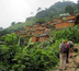 forêts tropicales, villages et cascades