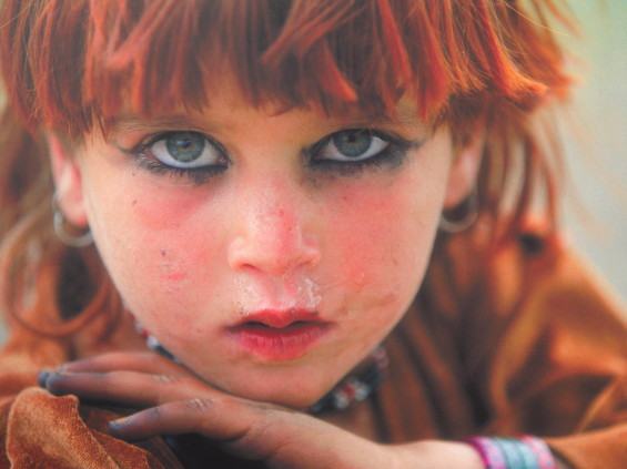Jeune fille afghane. Reza. Icare 2011.