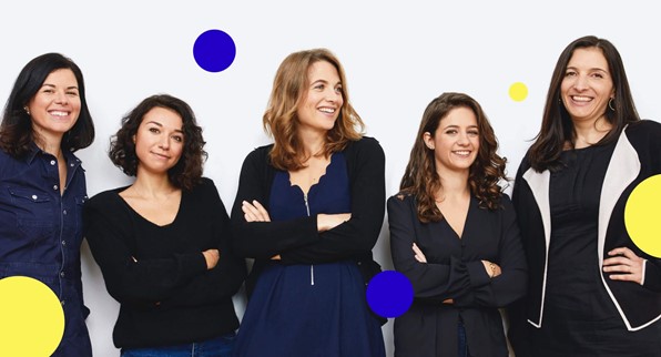 Équipe 100% féminine d’Alkemist Avocats avec de gauche de à droite : Elise Fabing, Chloé Rezlan, Camille Gourdon, Marion Sominé et Alice Goutner.