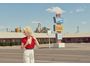 Kourtney Roy illumine la Cité de l’Économie avec ses photographies sur le tourisme mondialisé