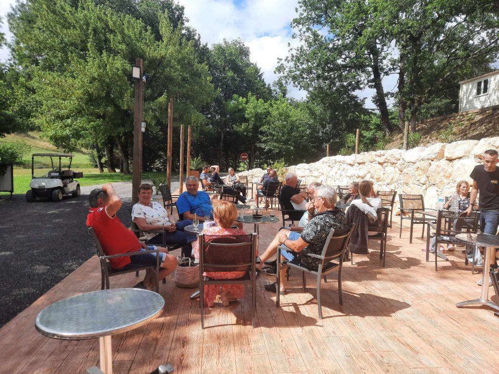 Accueil, service et convivialité ! ©Camping Le Valenty
